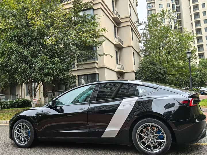 Фото 9 - Tesla Model 3