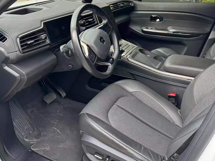 Фото 3 - Nio EC6