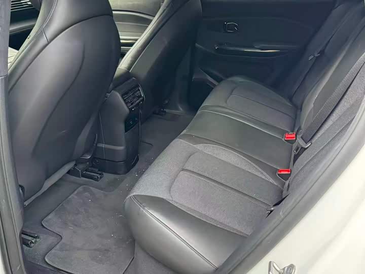 Фото 4 - Nio EC6