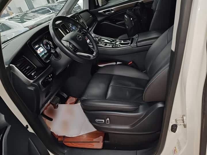 Фото 15 - GAC Trumpchi M8