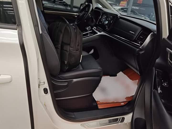 Фото 25 - GAC Trumpchi M8