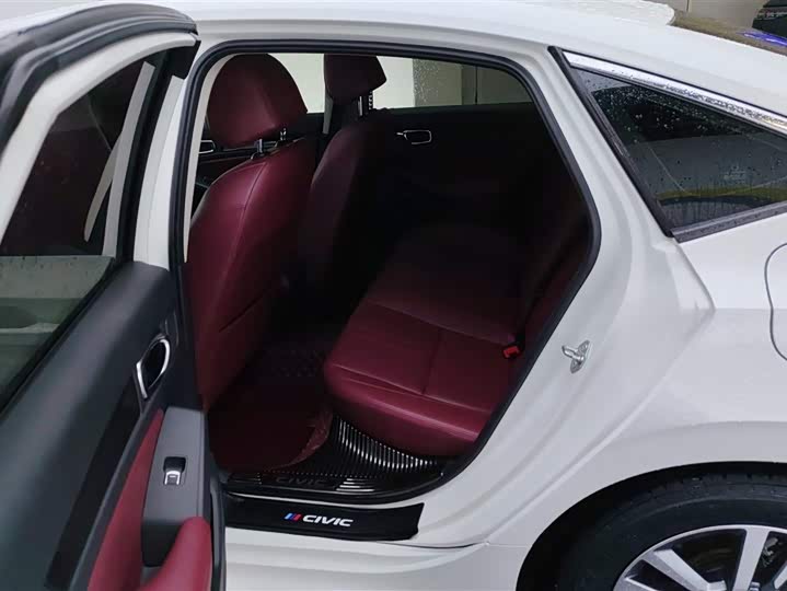 Фото 11 - Honda Civic