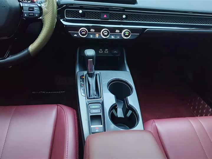 Фото 16 - Honda Civic