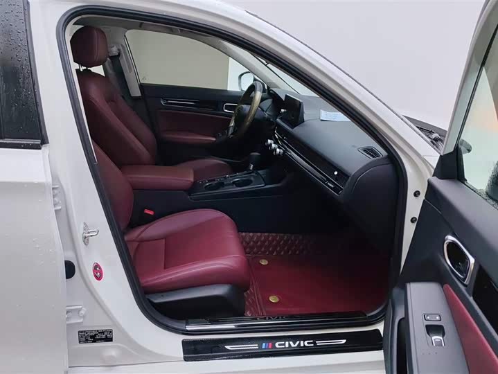 Фото 8 - Honda Civic