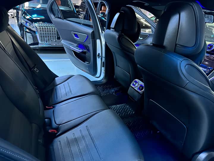 Фото 13 - Mercedes-Benz C-Class