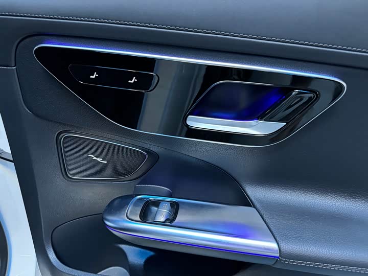 Фото 14 - Mercedes-Benz C-Class