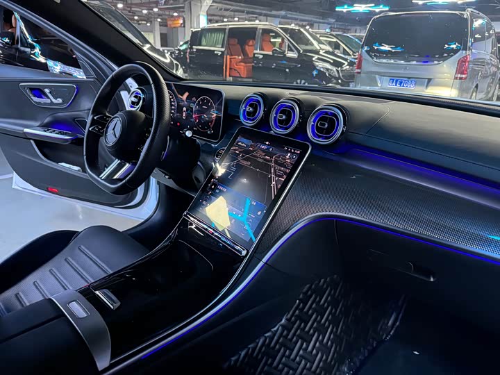 Фото 17 - Mercedes-Benz C-Class