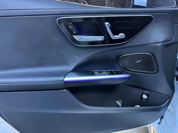 Фото 4 - Mercedes-Benz C-Class