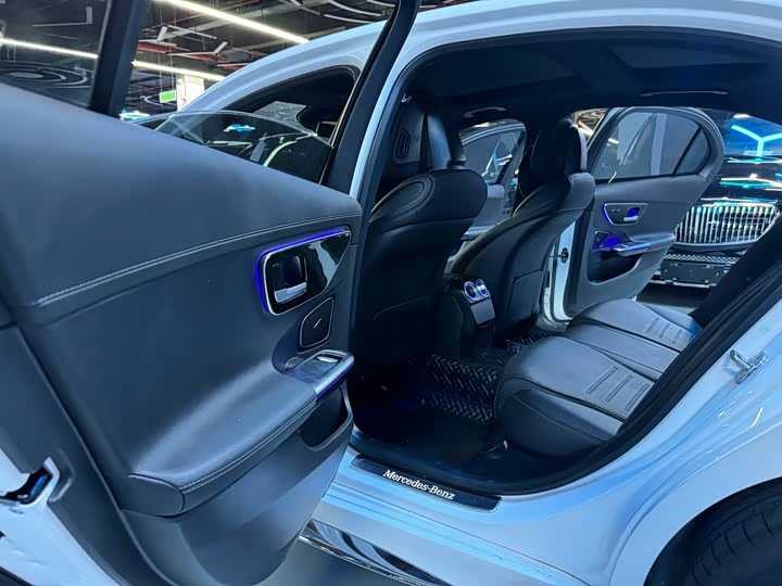 Фото 9 - Mercedes-Benz C-Class