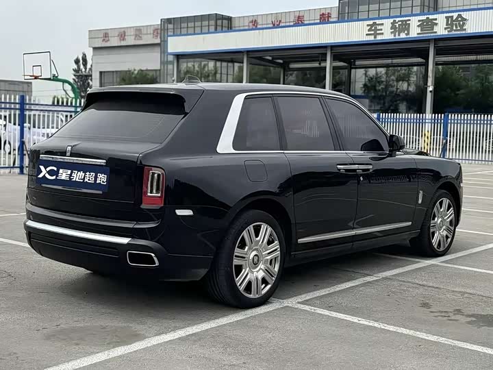 Фото 3 - Rolls-Royce Cullinan