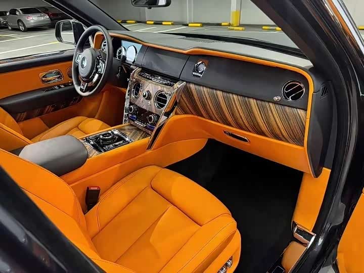 Фото 5 - Rolls-Royce Cullinan
