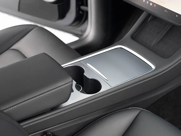 Фото 11 - Tesla Model Y