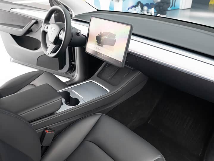 Фото 8 - Tesla Model Y