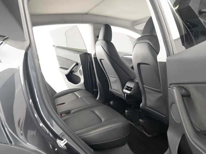 Фото 9 - Tesla Model Y