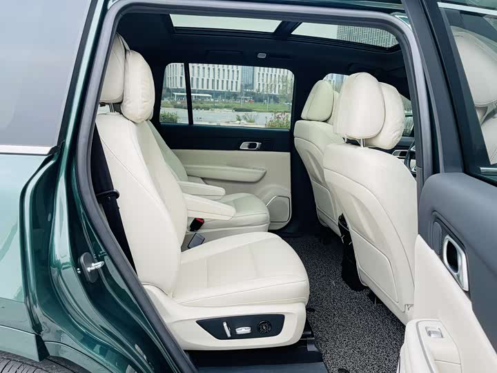 Фото 10 - LiXiang One