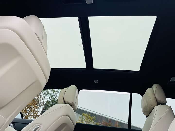 Фото 11 - LiXiang One