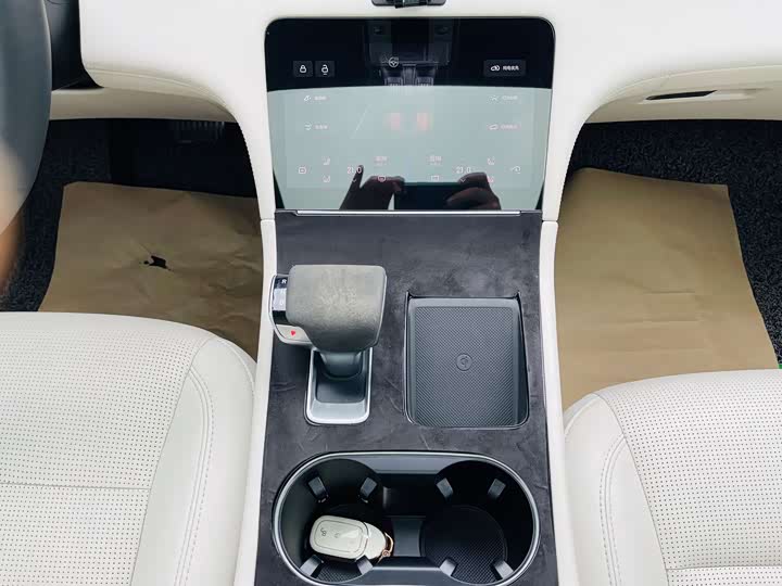 Фото 13 - LiXiang One