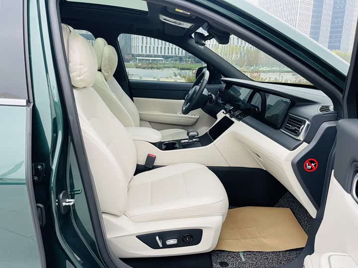 Фото 15 - LiXiang One