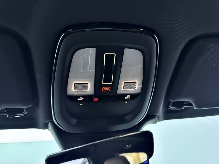 Фото 25 - Volvo V90