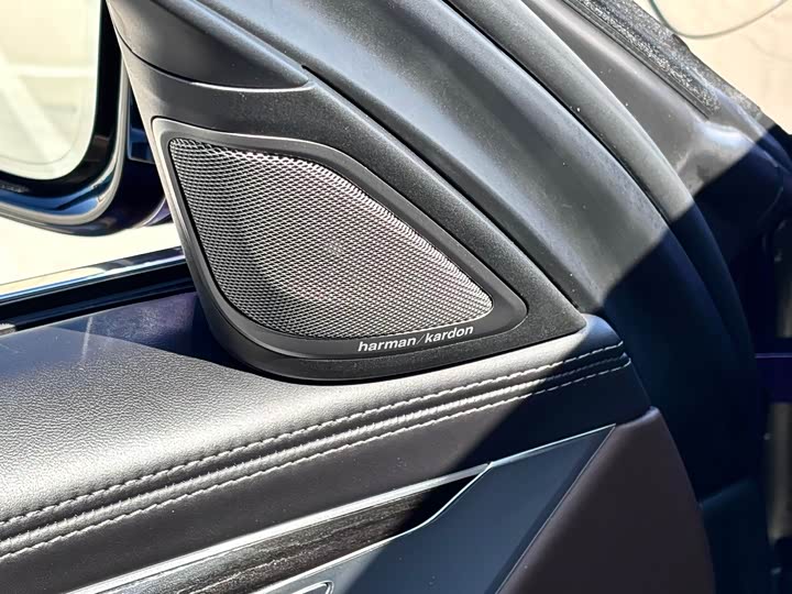 Фото 11 - BMW 7 Series