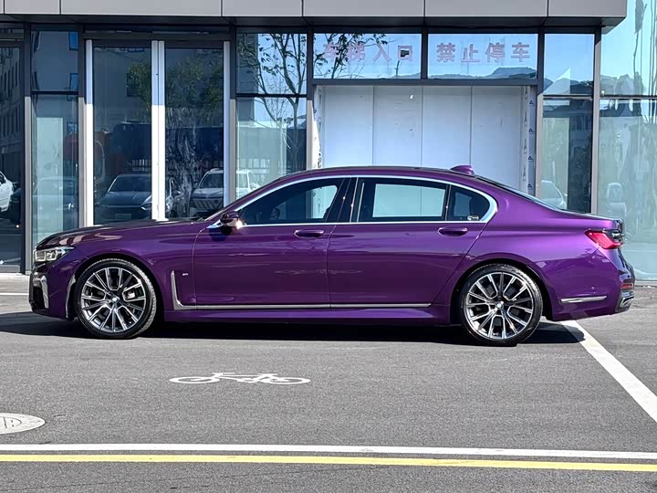 Фото 5 - BMW 7 Series