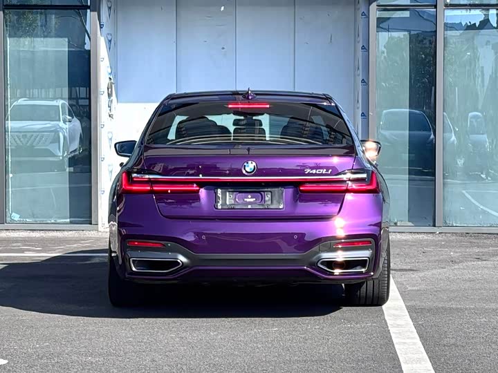 Фото 8 - BMW 7 Series