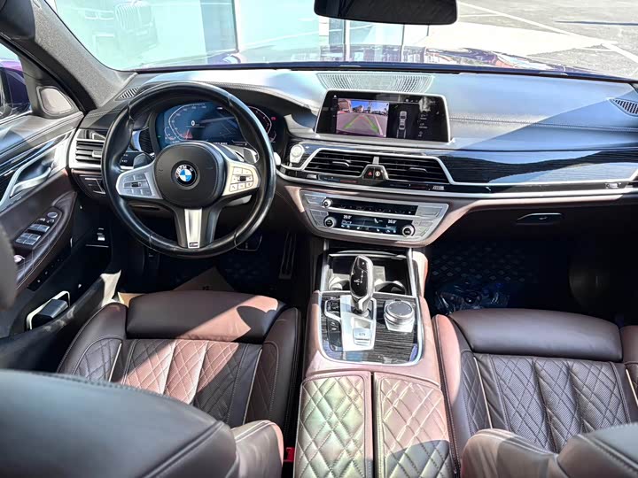 Фото 9 - BMW 7 Series