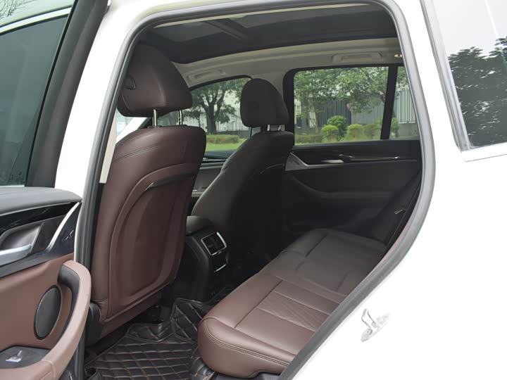 Фото 12 - BMW iX3