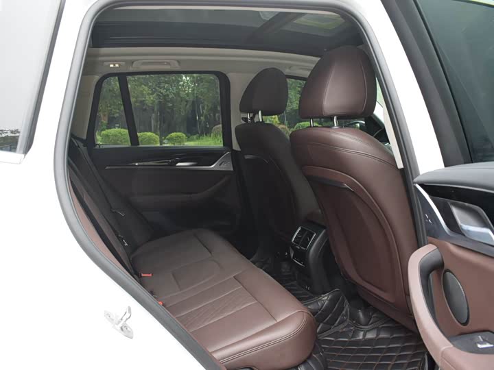 Фото 14 - BMW iX3