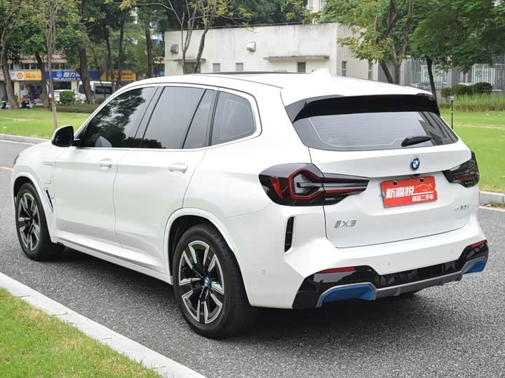 Фото 4 - BMW iX3