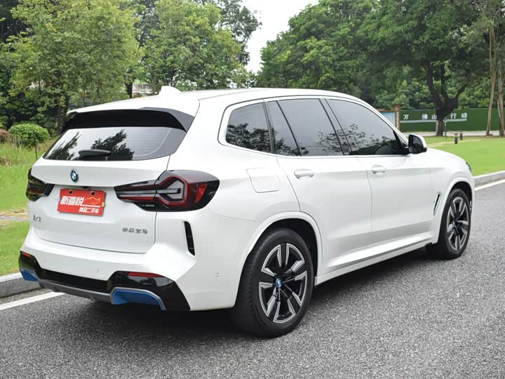 Фото 6 - BMW iX3