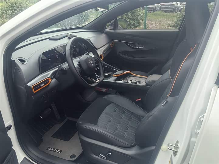 Фото 10 - Changan UNI-T