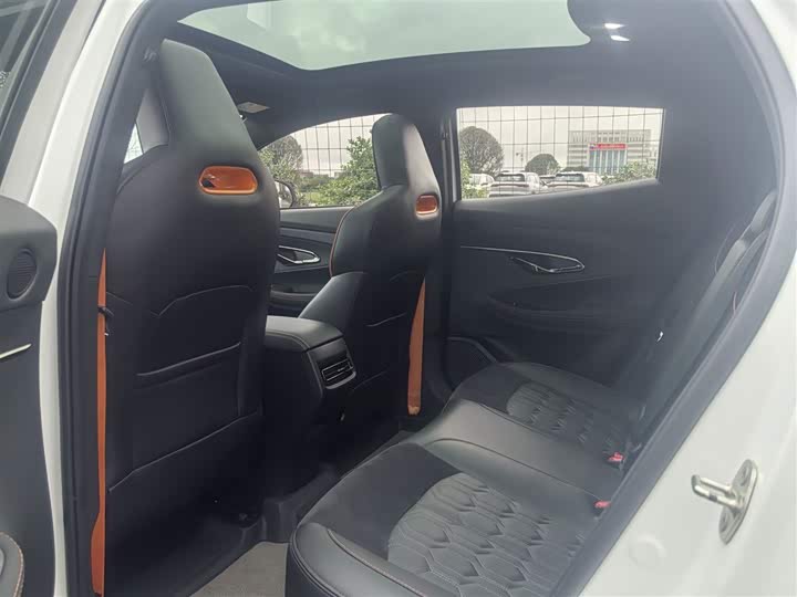 Фото 11 - Changan UNI-T