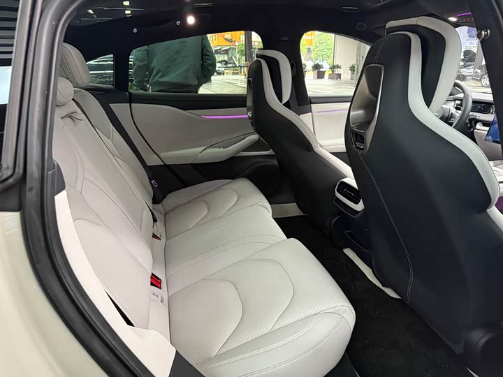 Фото 12 - Xiaomi SU7