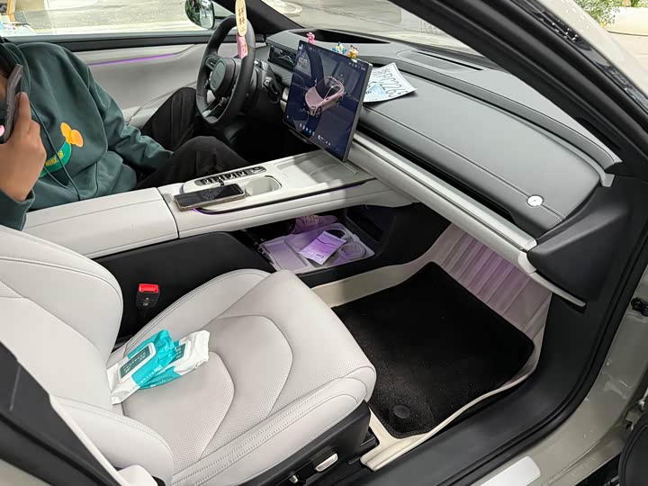 Фото 13 - Xiaomi SU7