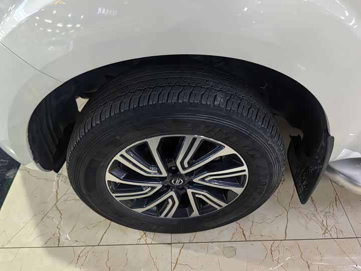 Фото 3 - Nissan Terra