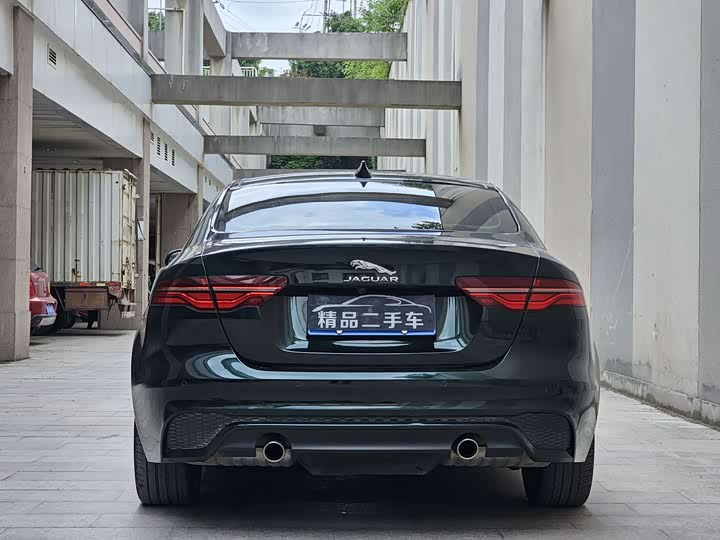Фото 4 - Jaguar XE L