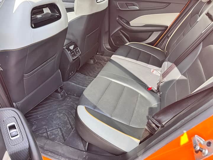 Фото 10 - MG Motor 6