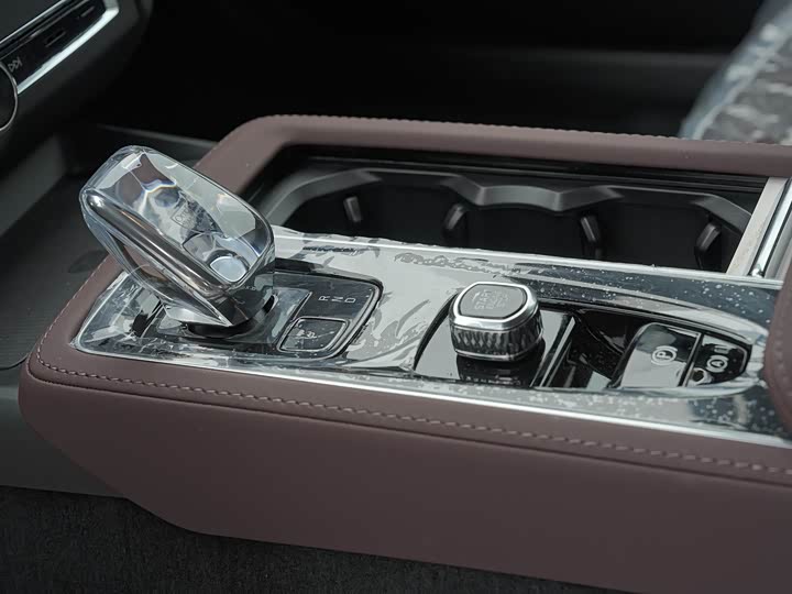 Фото 14 - Volvo S90