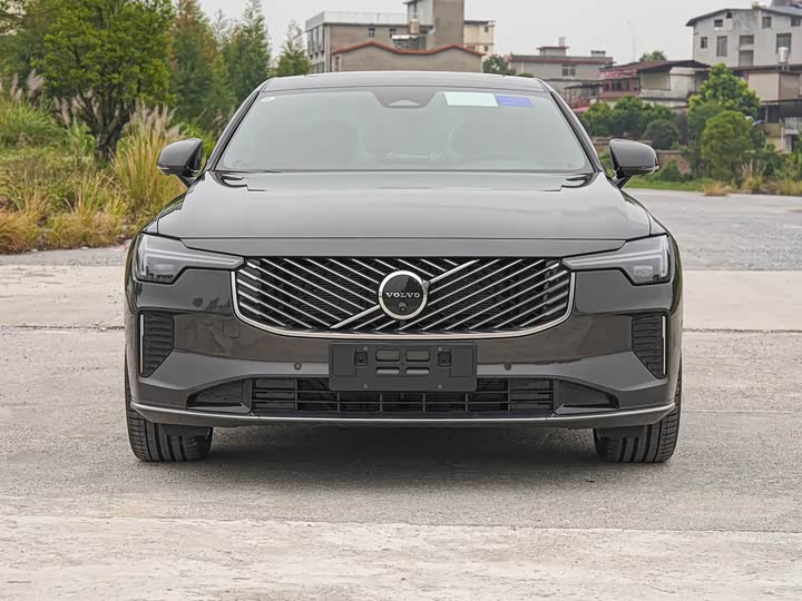 Фото 2 - Volvo S90