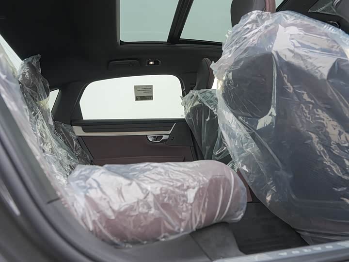 Фото 24 - Volvo S90