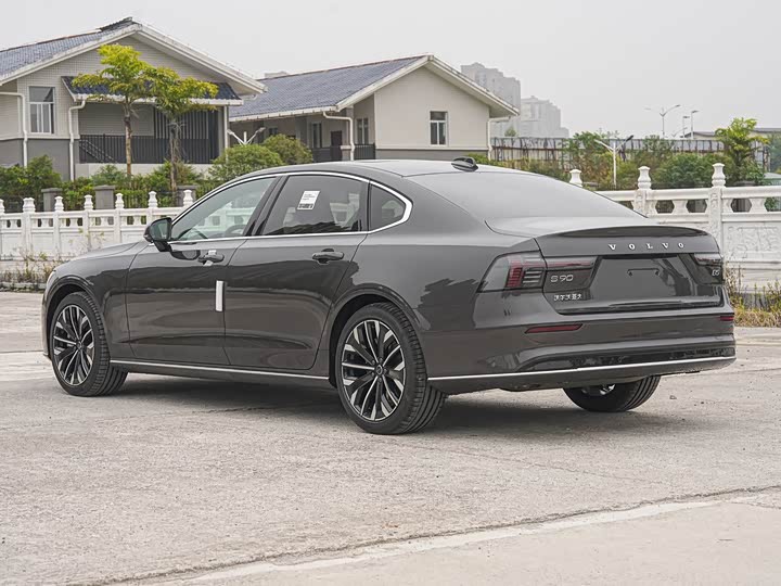 Фото 6 - Volvo S90