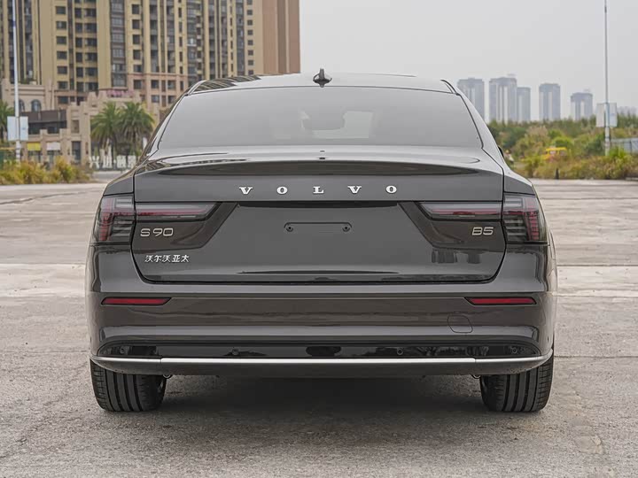 Фото 8 - Volvo S90