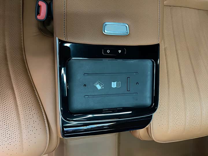 Фото 10 - Mercedes-Benz S-Class