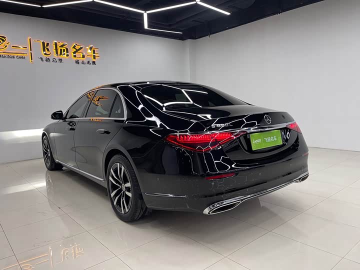 Фото 20 - Mercedes-Benz S-Class