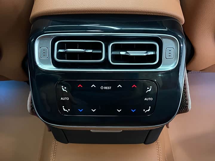 Фото 9 - Mercedes-Benz S-Class