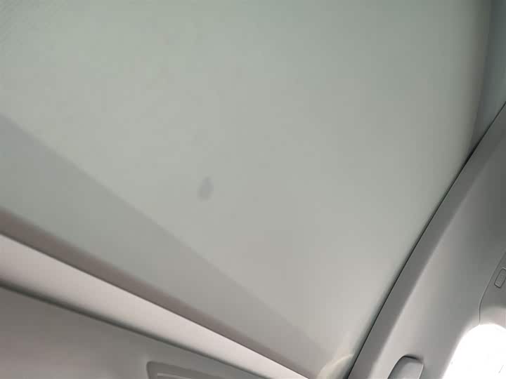 Фото 18 - Volkswagen Passat