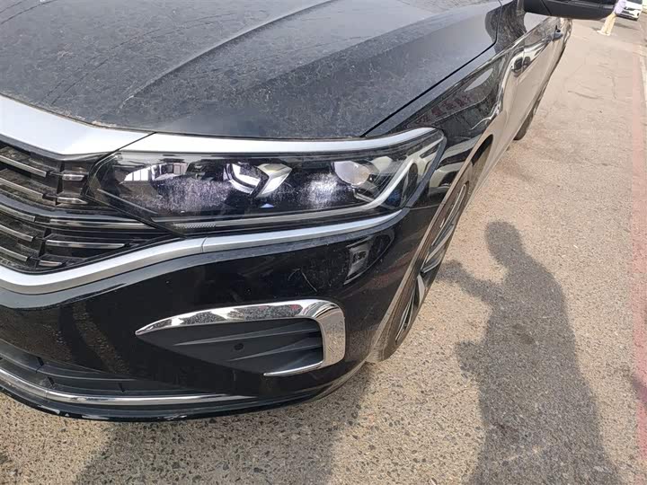 Фото 24 - Volkswagen Passat