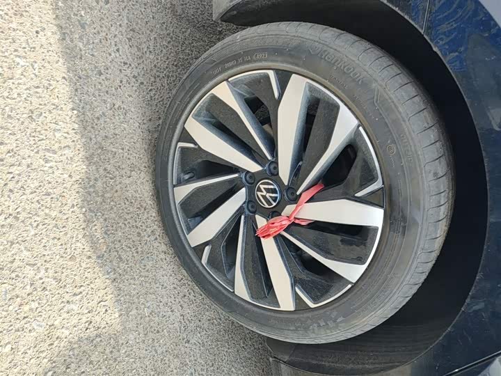 Фото 26 - Volkswagen Passat