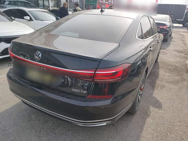 Фото 7 - Volkswagen Passat